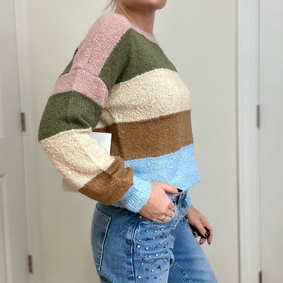 Buckle Color Block Crew Neck Pullover Sweater - Picture 3 of 7